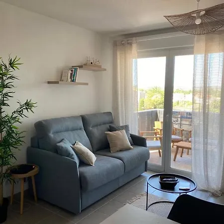 Ensoleille, Wifi-clim-gare-terrasse شقة ناربون