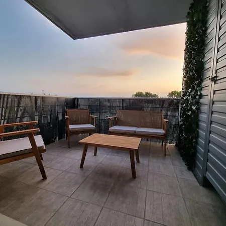 شقة Ensoleille, Wifi-clim-gare-terrasse *