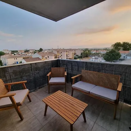 Ensoleille, Wifi-clim-gare-terrasse شقة *