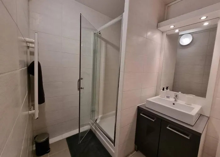 Ensoleille, Wifi-clim-gare-terrasse Apartamento *